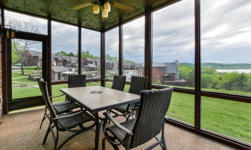 6BV-dining outside with view