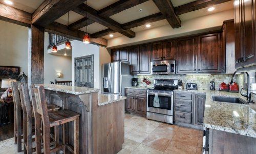 6BV-kitchen with bar