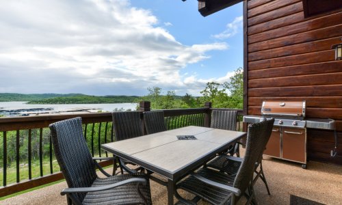 6BV-upper deck dining with view
