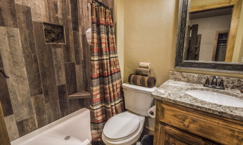 WMC_8BD_BasementRoom1Bathroom